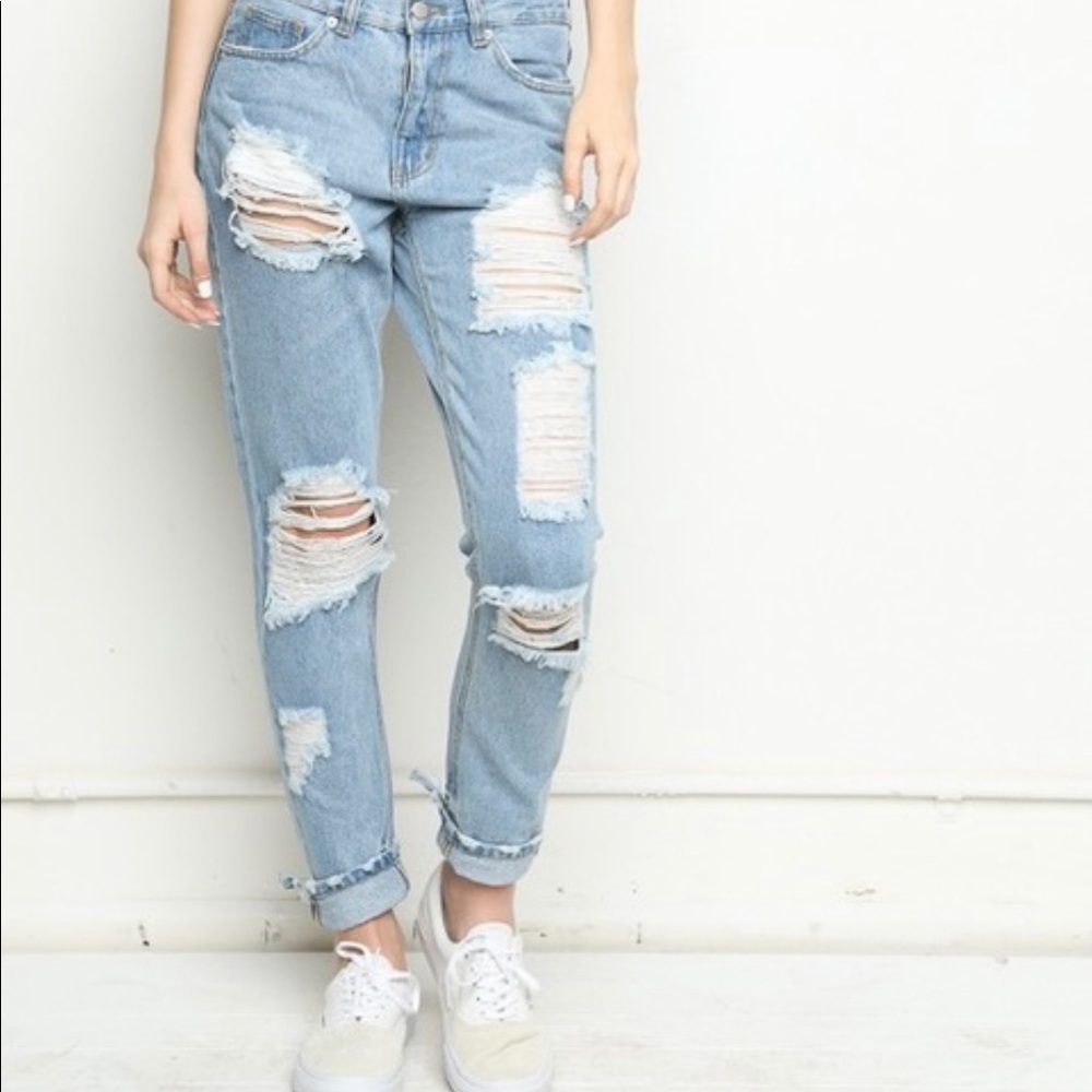 Brandy Melville distressed jeans